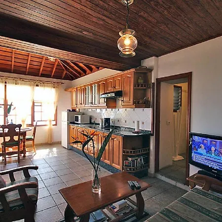 Palmeras C Holiday home Arecida